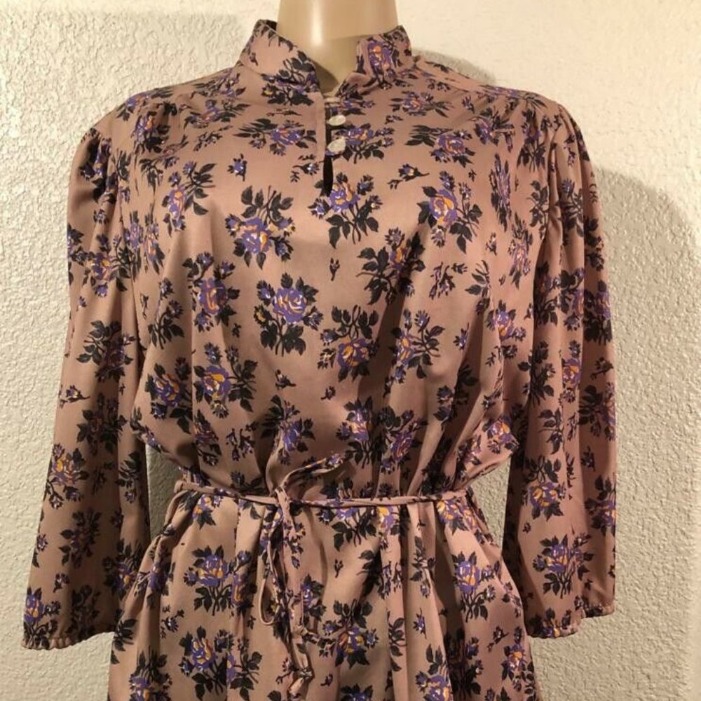 NB High collar with buttons Women Sz 42 Blouse 3/4 Sleeve Floral pattern
